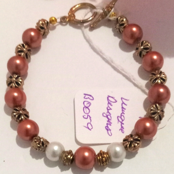 Egyptian Style Bracelet - Picture 1 of 2